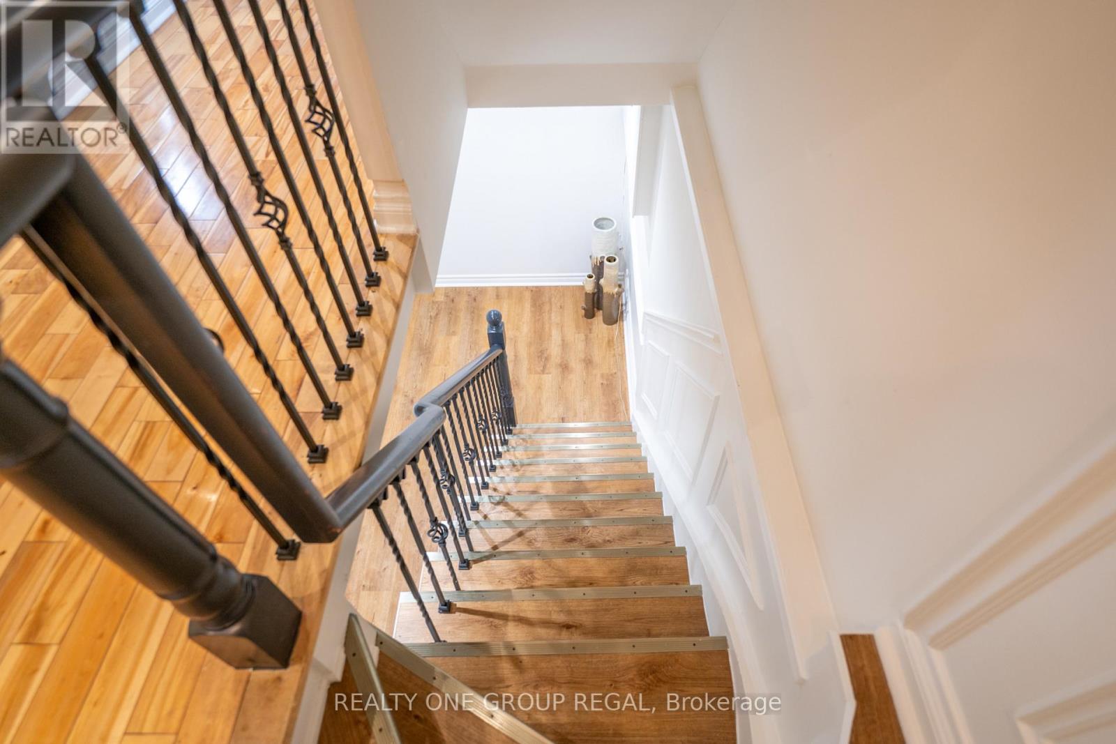78 BAYWOOD COURT - 26