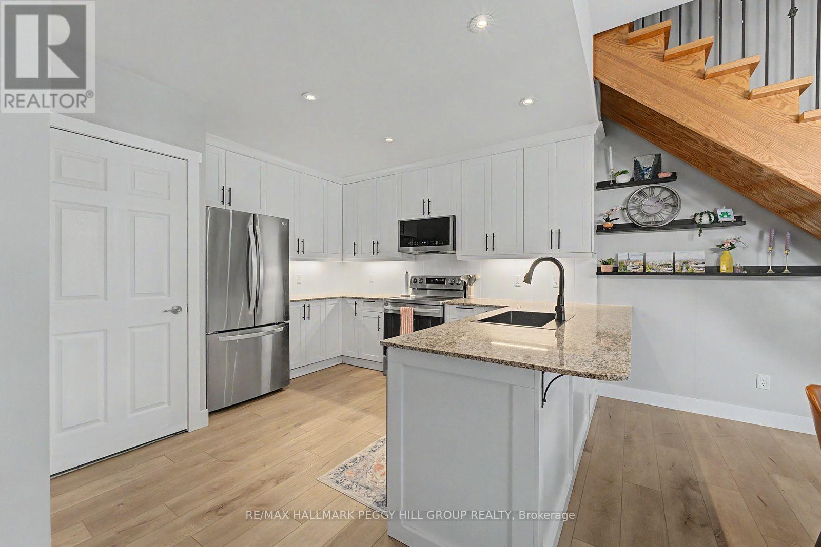 6 VICTORIA STREET, Barrie (City Centre) — photo 6