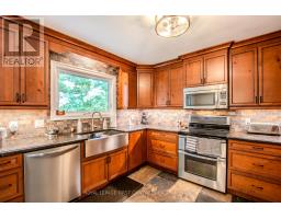 27 Tower Crescent, Barrie, ON L4N2V3 Photo 13