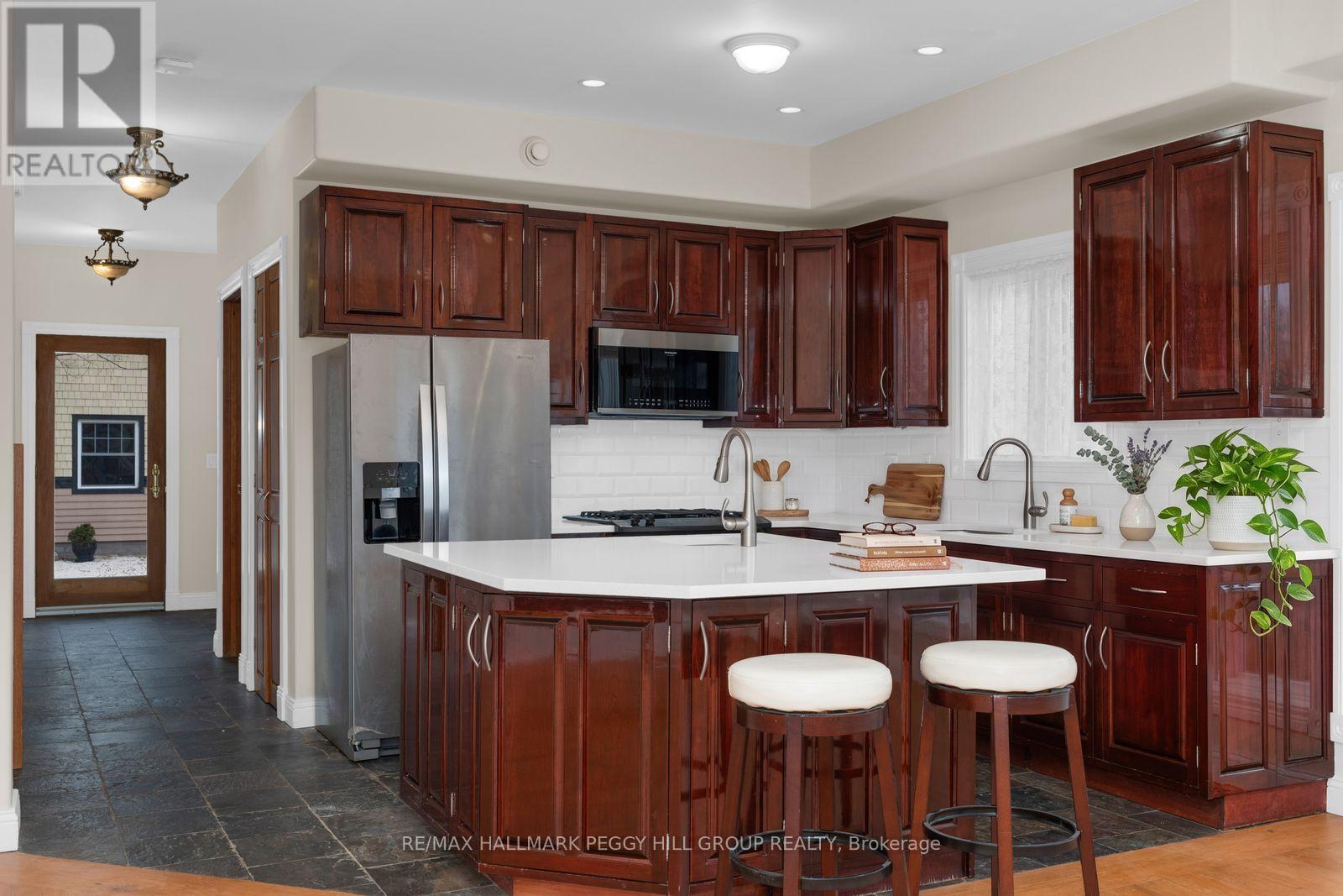2026 River Road West, Wasaga Beach, Ontario, L9Z2W1, Wasaga Beach, Ontario — photo 5 of 5