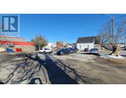 275 Main Street, Yarmouth, NS B5A1E3 Photo 13