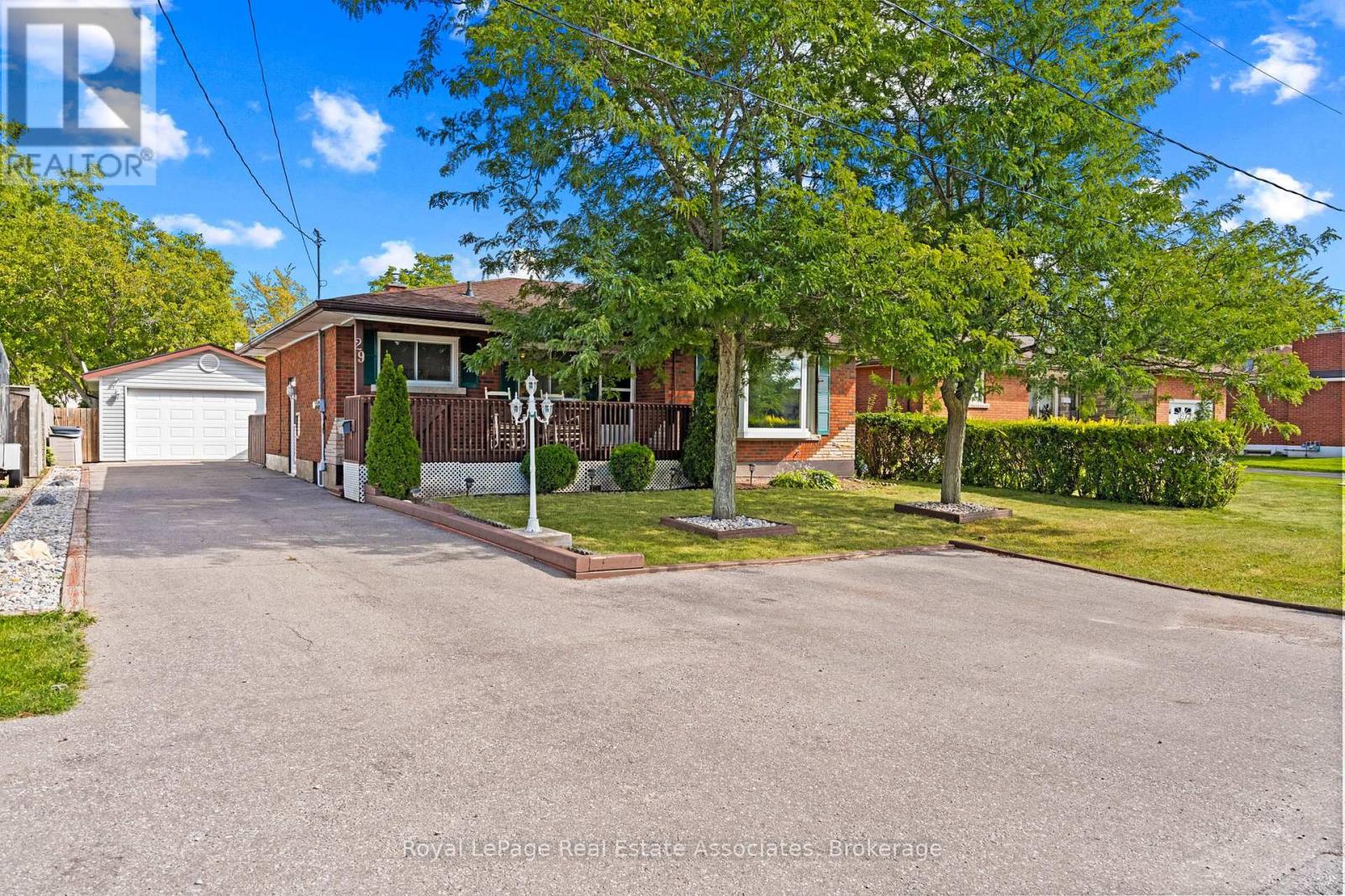 29 TRUFAL AVENUE - 3