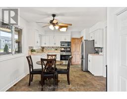 Sunroom - 29 Trufal Avenue, Welland, ON L3C2A5 Photo 10