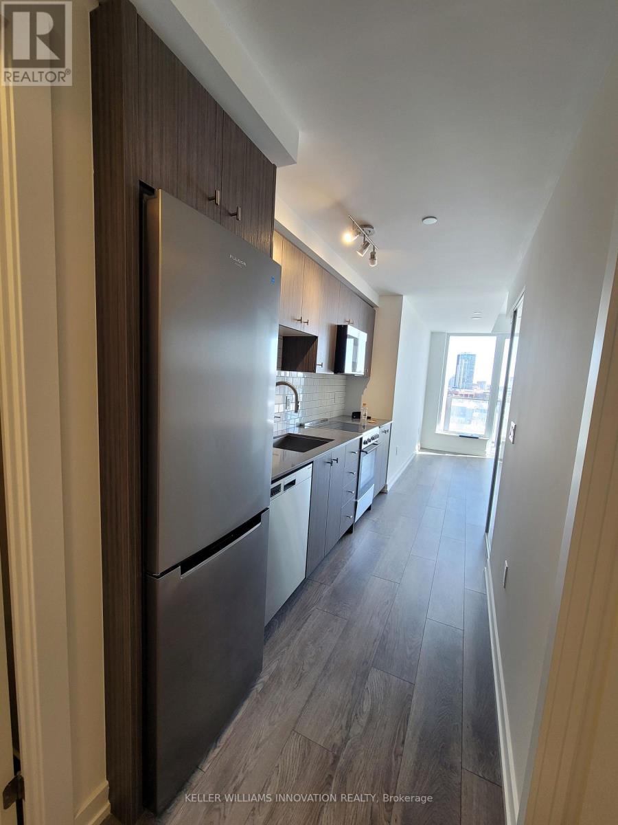 705B - 15 WELLINGTON STREET S — photo 3