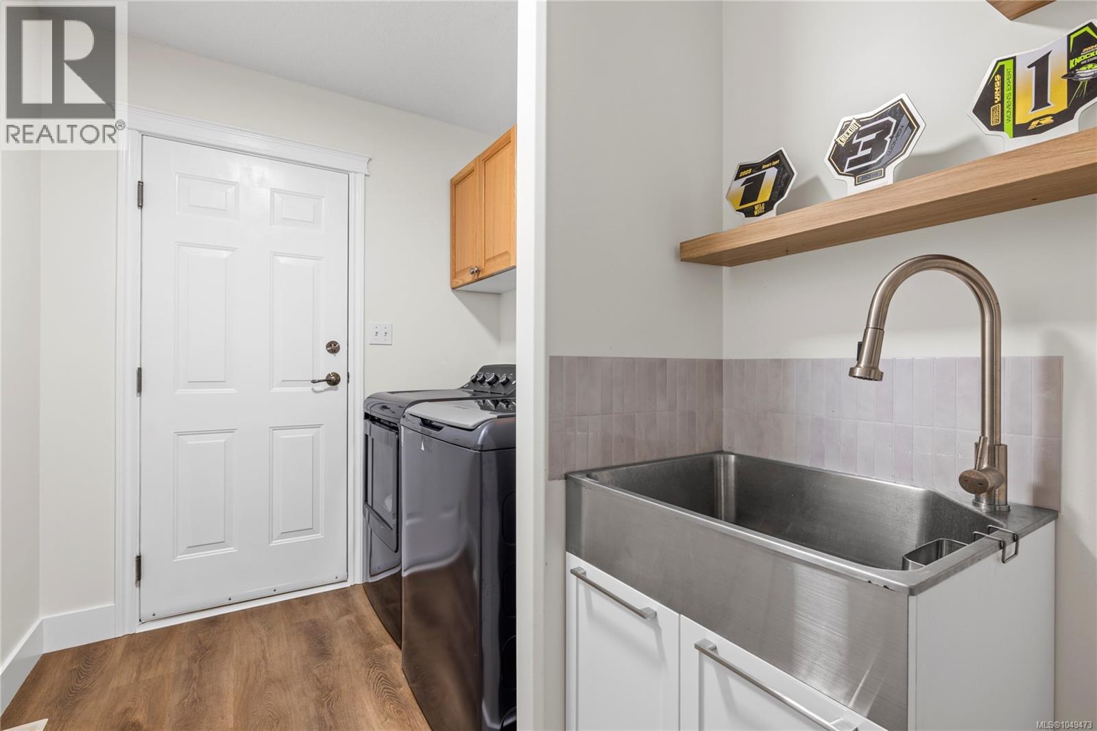 1715 Country Hills Dr - Image 26