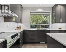 98 Linden Court, Port Moody, BC V3H5C2 Photo 13