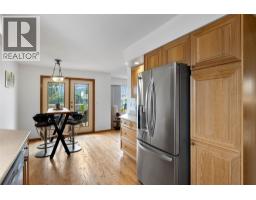Living room - 1670 Happyvale Avenue, Kamloops, BC V2B4H2 Photo 12