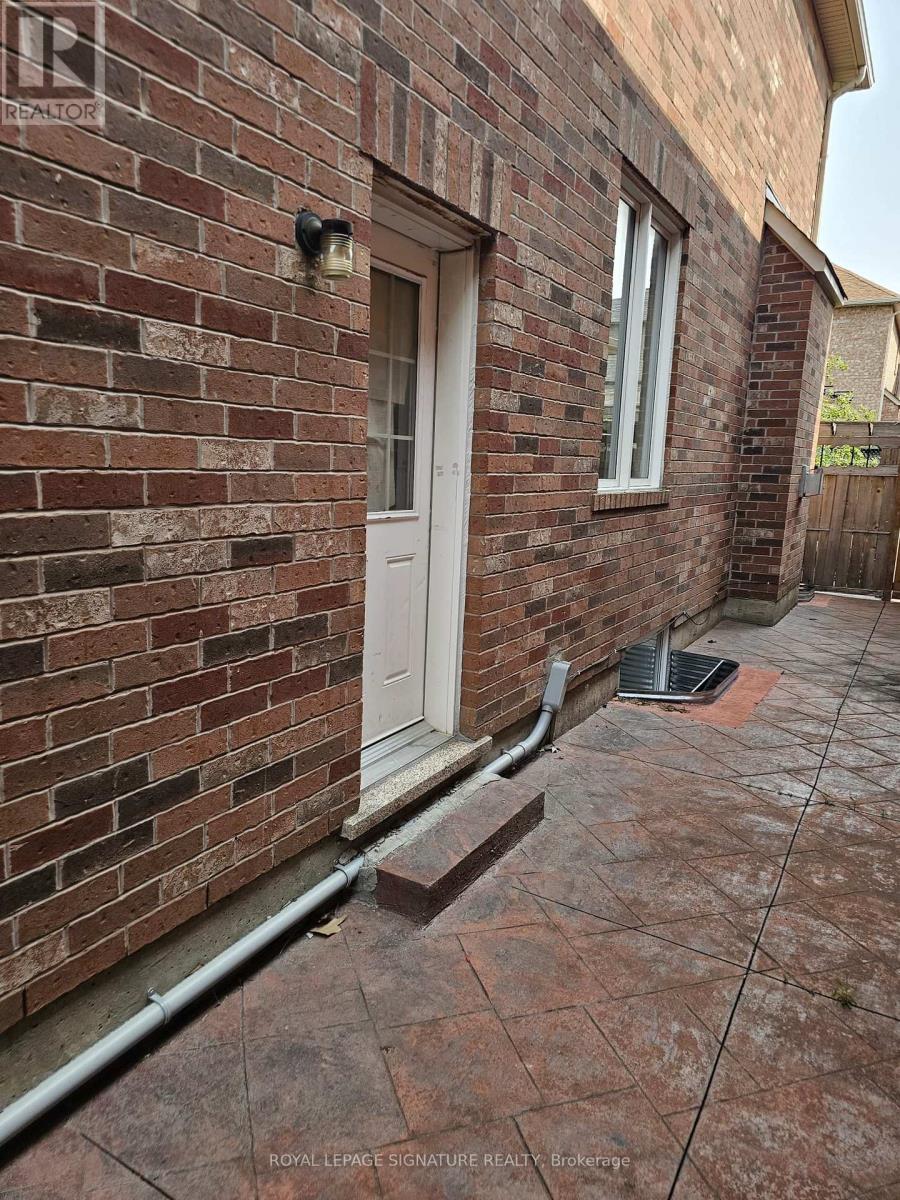 7590 SAINT BARBARA BOULEVARD, Mississauga (Meadowvale Village) — photo 2