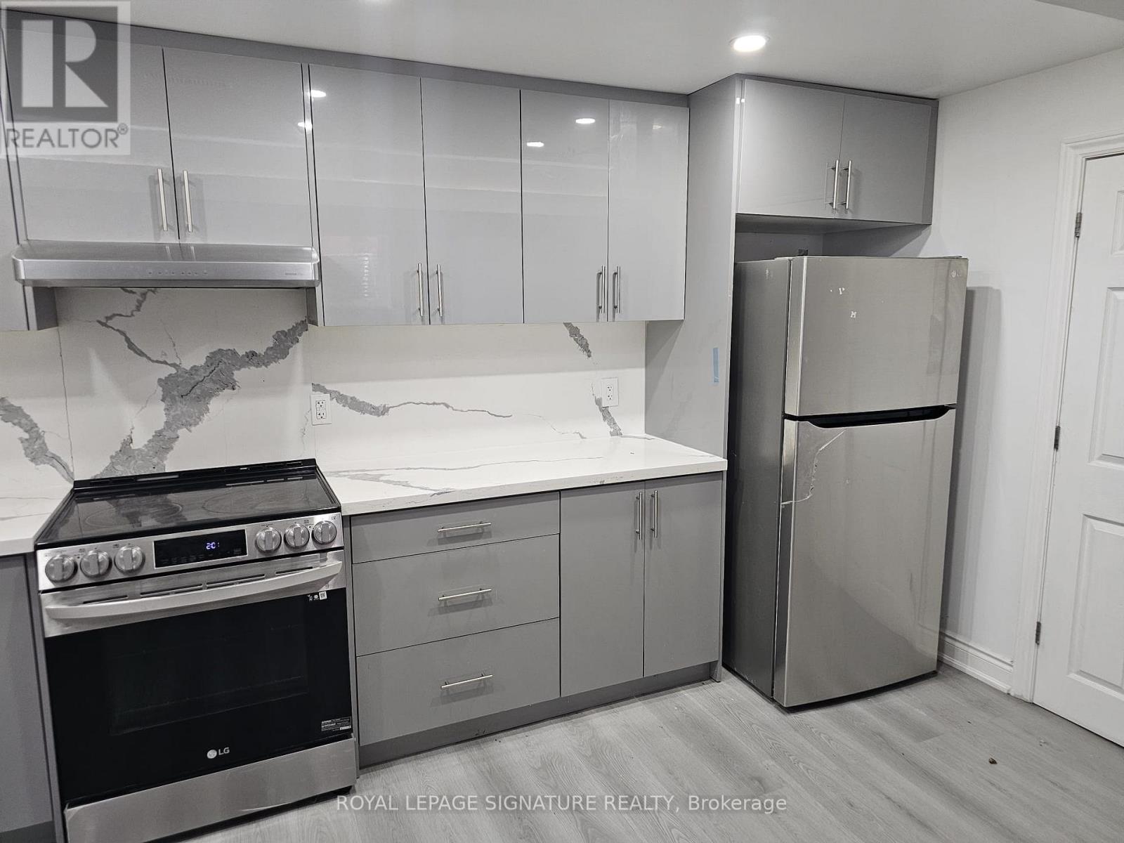 7590 SAINT BARBARA BOULEVARD, Mississauga (Meadowvale Village)