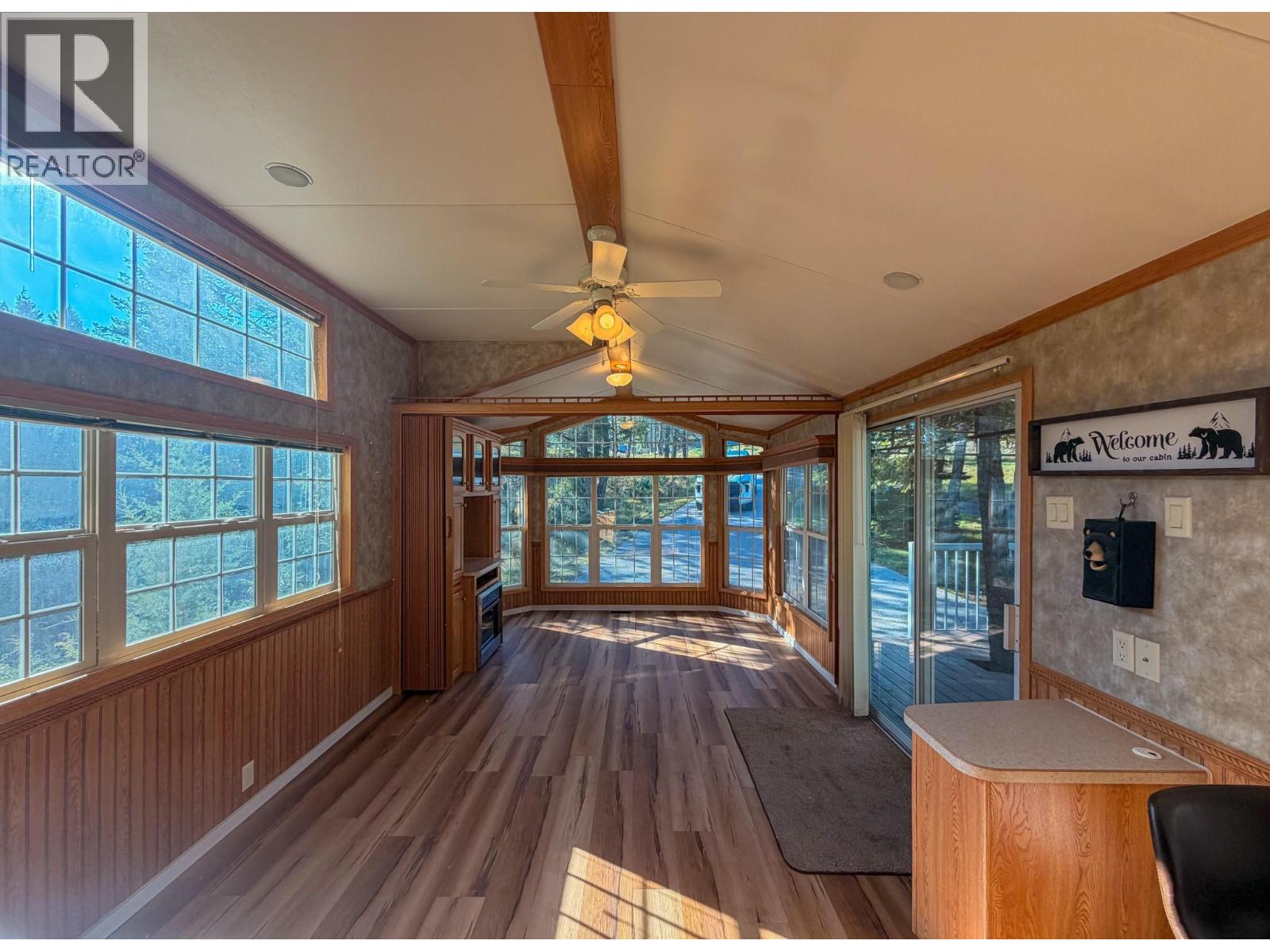 4906 LYNX Drive, Radium Hot Springs — photo 8