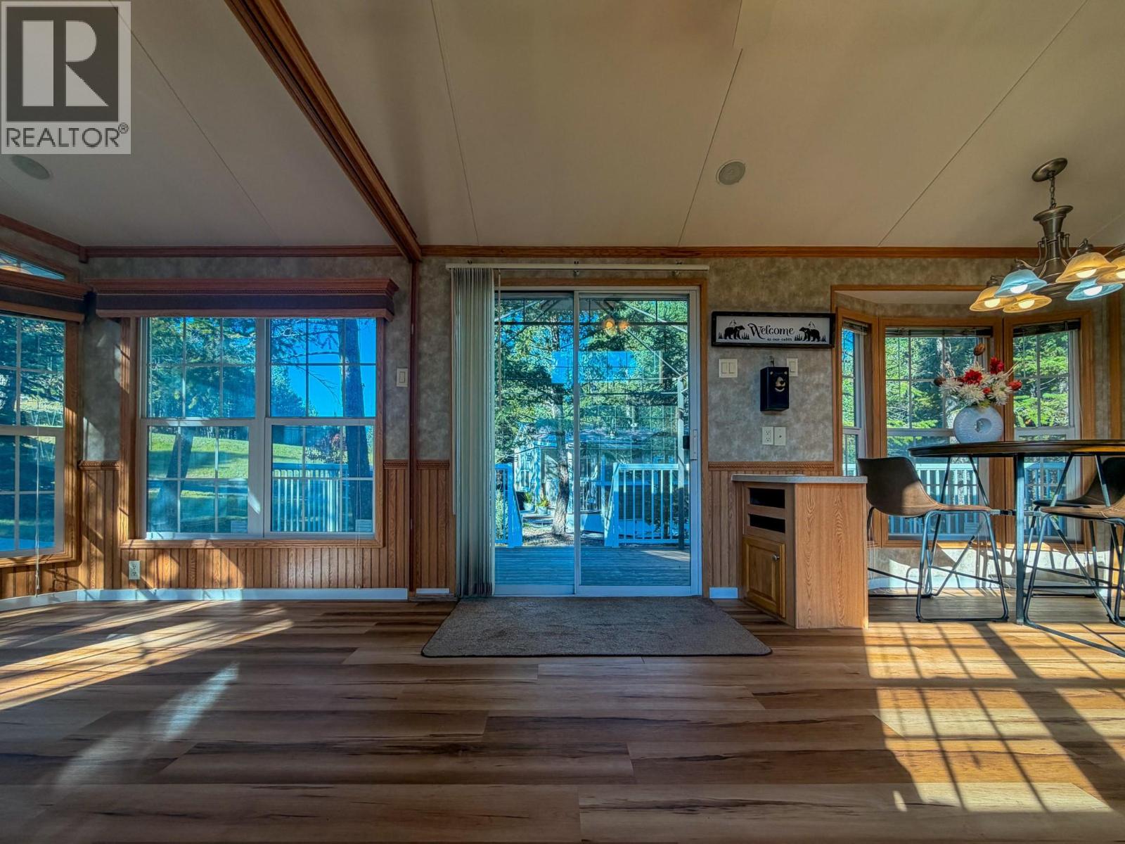 4906 LYNX Drive, Radium Hot Springs — photo 13