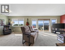 Living room - 1760 North River Drive, Kamloops, BC V2B7N7 Photo 6