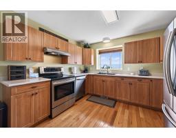 Primary Bedroom - 1760 North River Drive, Kamloops, BC V2B7N7 Photo 9