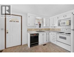 15 Mars Drive, Kamloops, BC V2B1B3 Photo 13