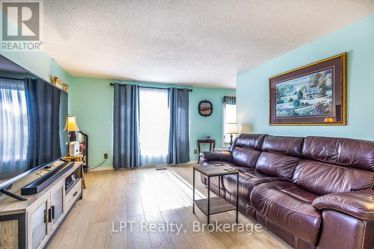 745 GRANDVIEW DRIVE - 11
