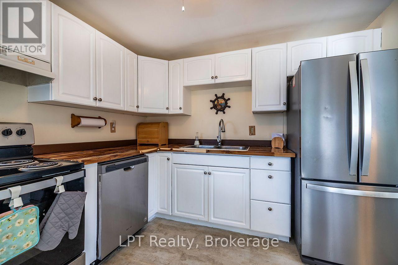 745 GRANDVIEW DRIVE - 5