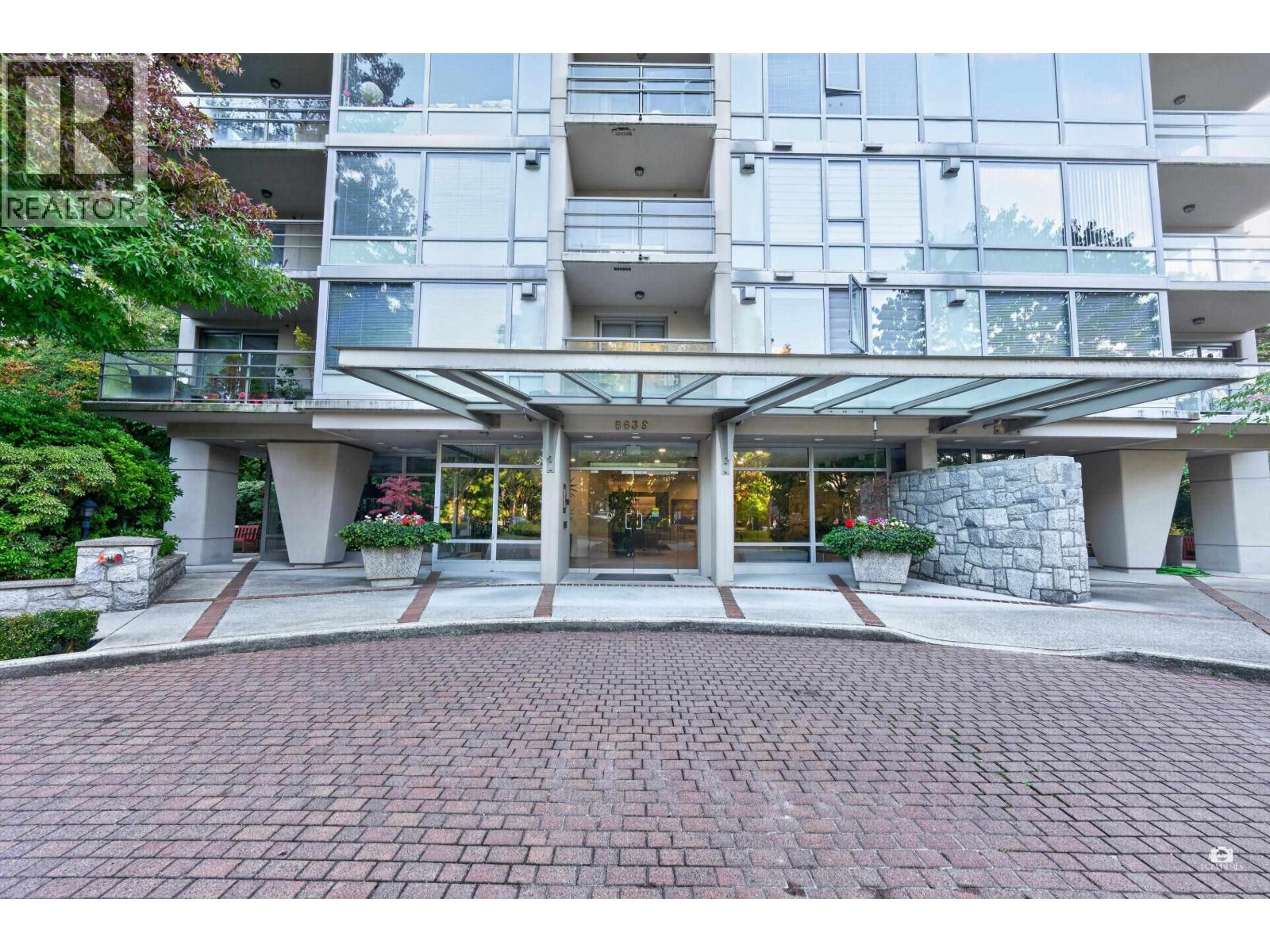 Photo of 202 5639 HAMPTON PLACE 36