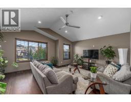 2pc Bathroom - 173 Pantego Road Nw, Calgary, AB T3K0B8 Photo 15