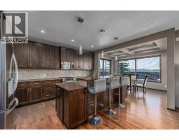 5pc Bathroom - 173 Pantego Road Nw, Calgary, AB T3K0B8 Photo 10