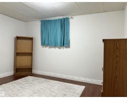 11908 131 St Nw Nw, Edmonton, AB T5L1M4 Photo 11