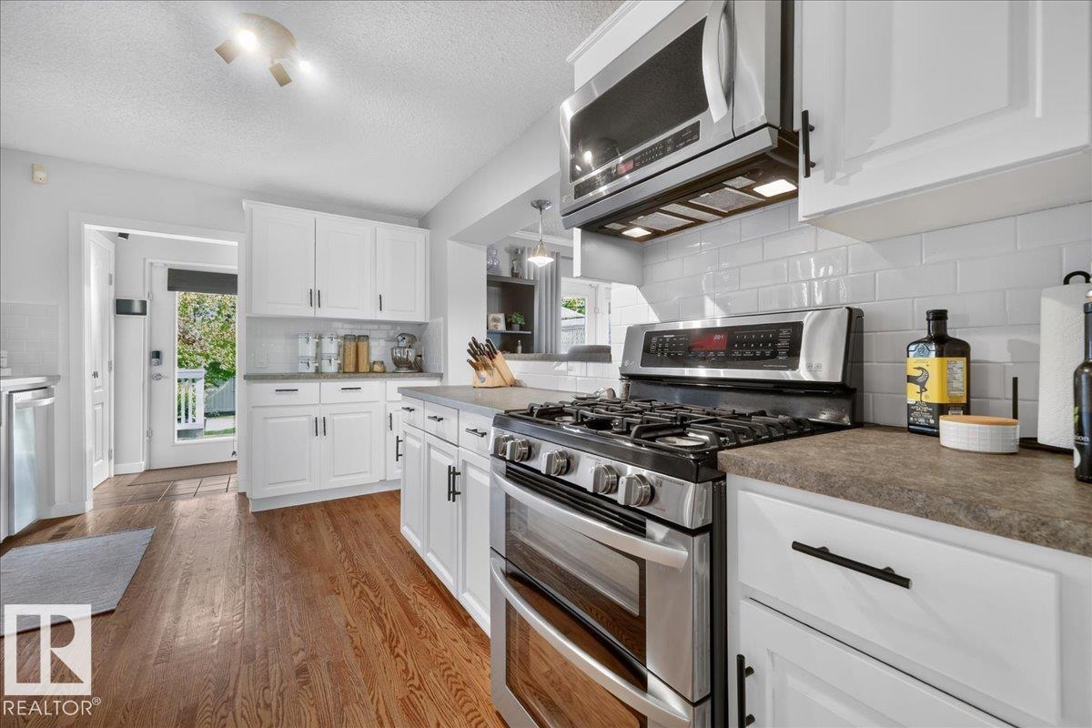 10549 130 ST NW - 15