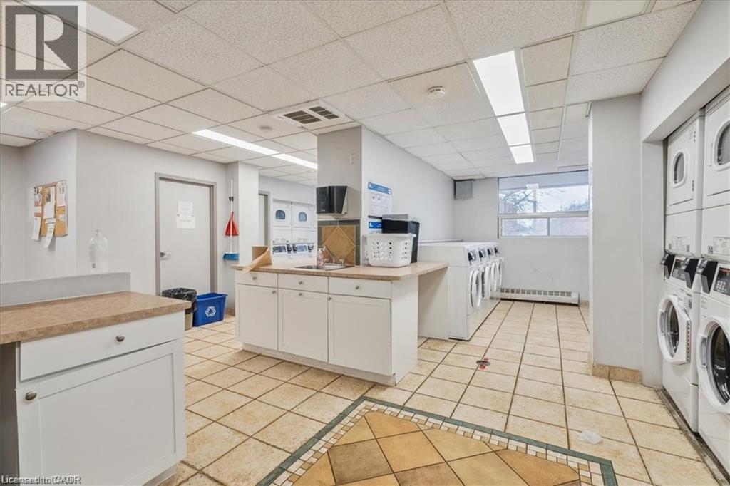 #2905 150 CHARLTON Avenue E - 38