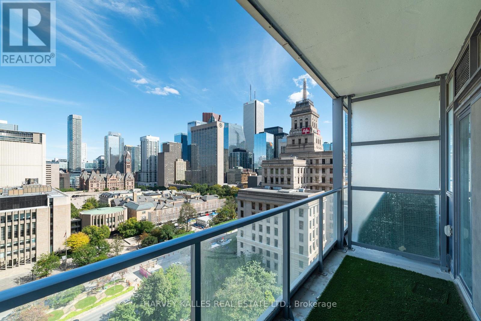 Photo of 210 Simcoe Street