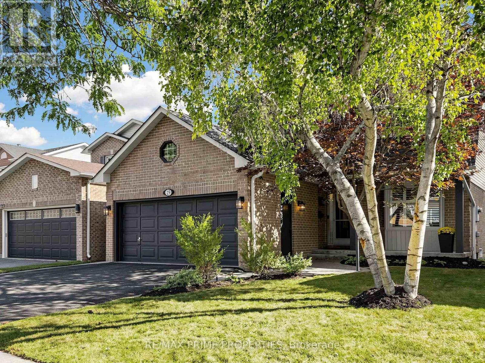 29 REDMOND DRIVE, Ajax (Central)