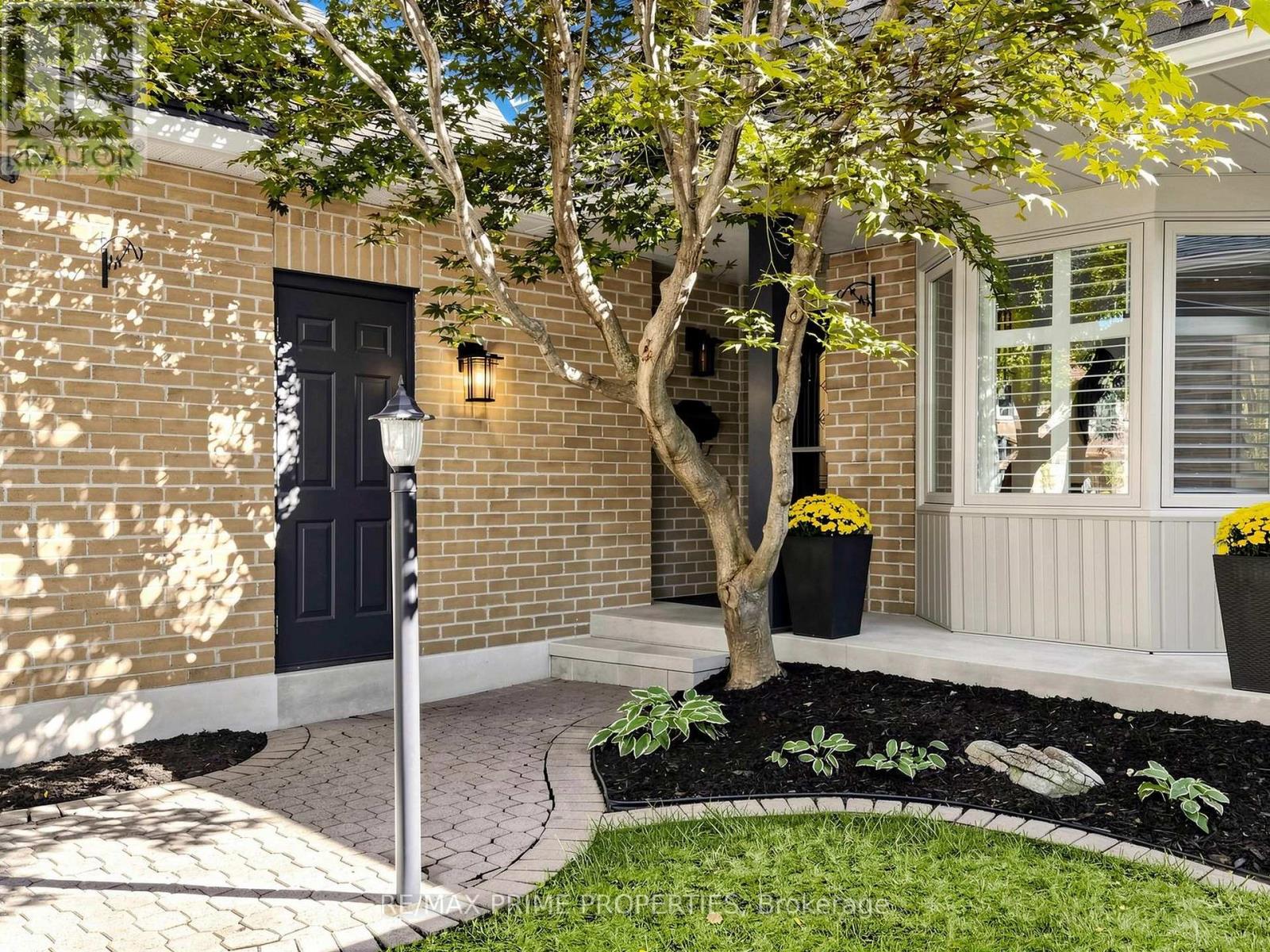 29 REDMOND DRIVE, Ajax (Central) — photo 3