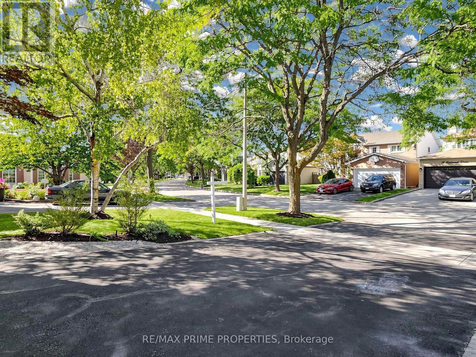 29 REDMOND DRIVE, Ajax (Central) — photo 4