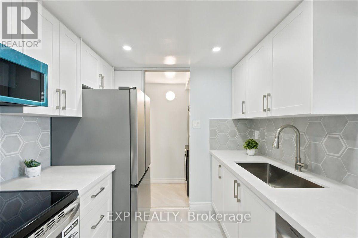 #1927 3 GREYSTONE WALK DRIVE N - 15