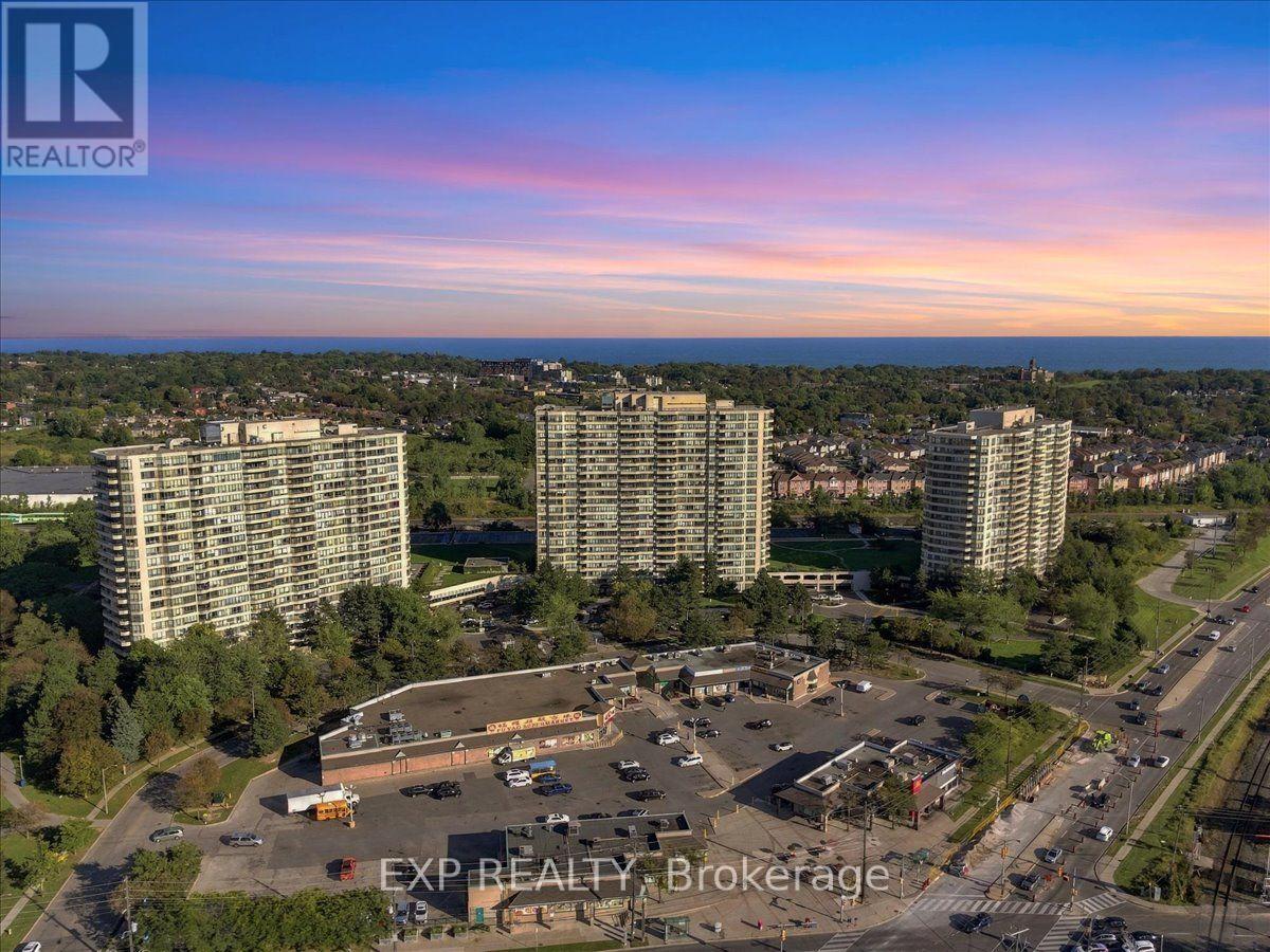#1927 3 GREYSTONE WALK DRIVE N - 33