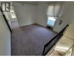 137 14 Street N - photo 5