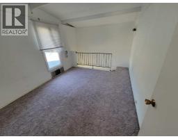 137 14 Street N - photo 3