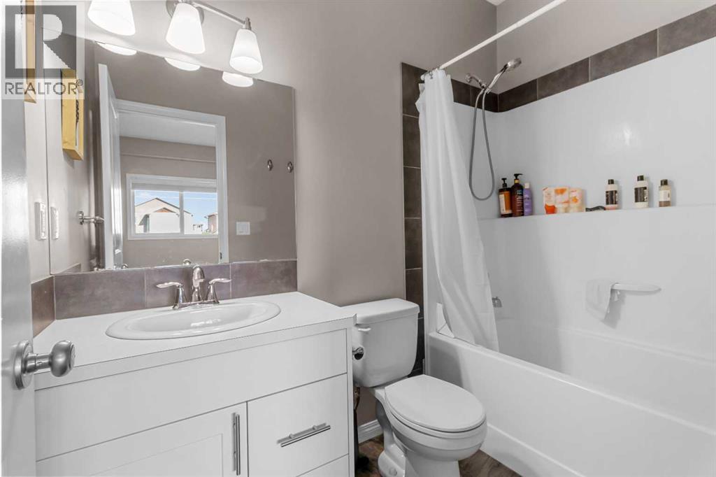 Listing photo – 20 Radcliff Way, Sylvan Lake