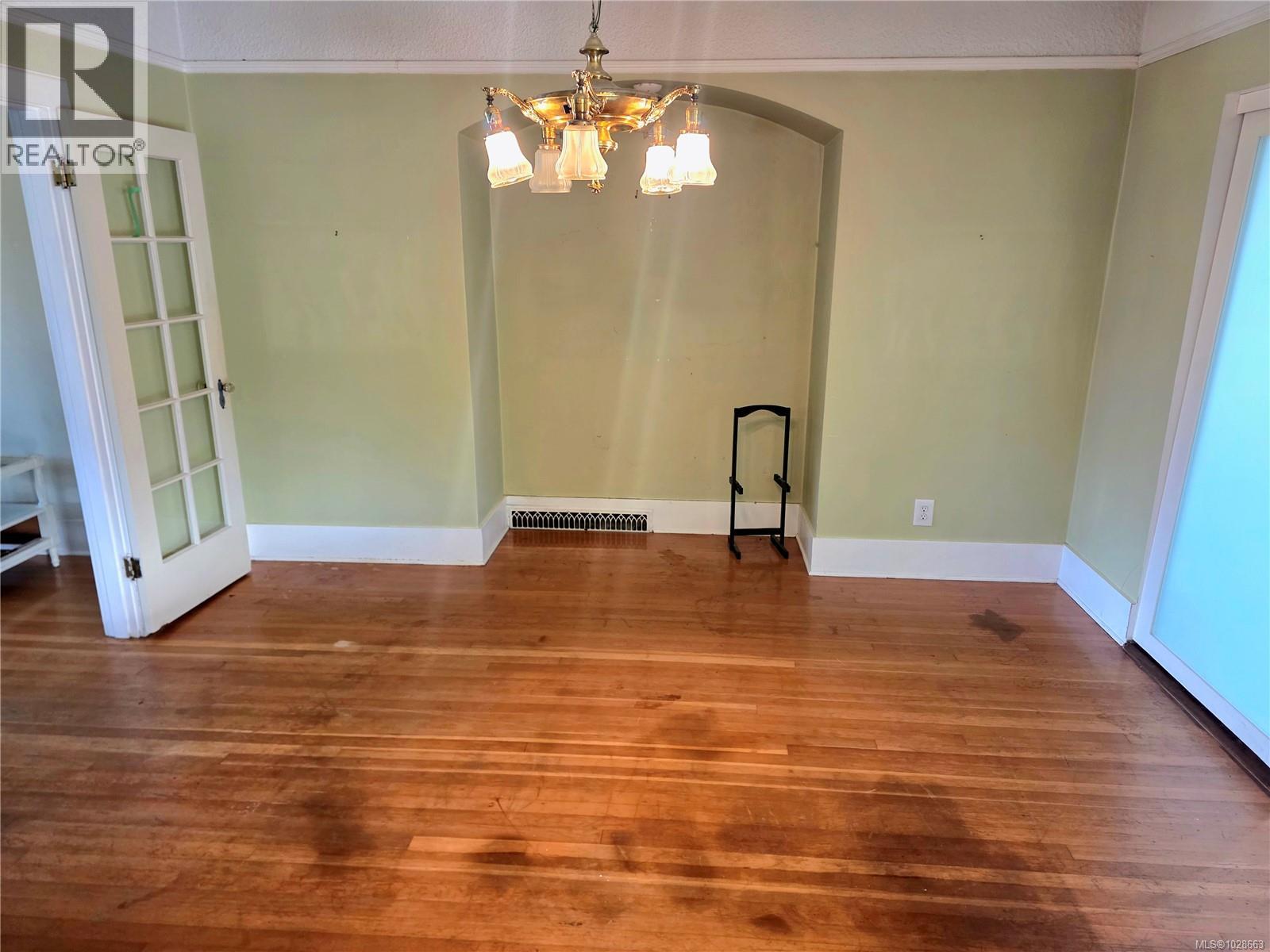 3039 5th Ave - Image 10