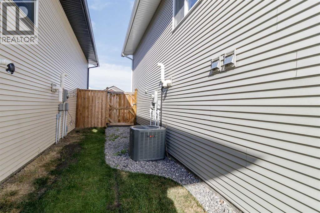 Listing photo – 20 Radcliff Way, Sylvan Lake