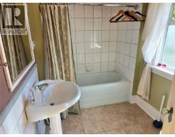 Ensuite - 3039 5th Ave, Port Alberni, BC V9Y2E4 Photo 14