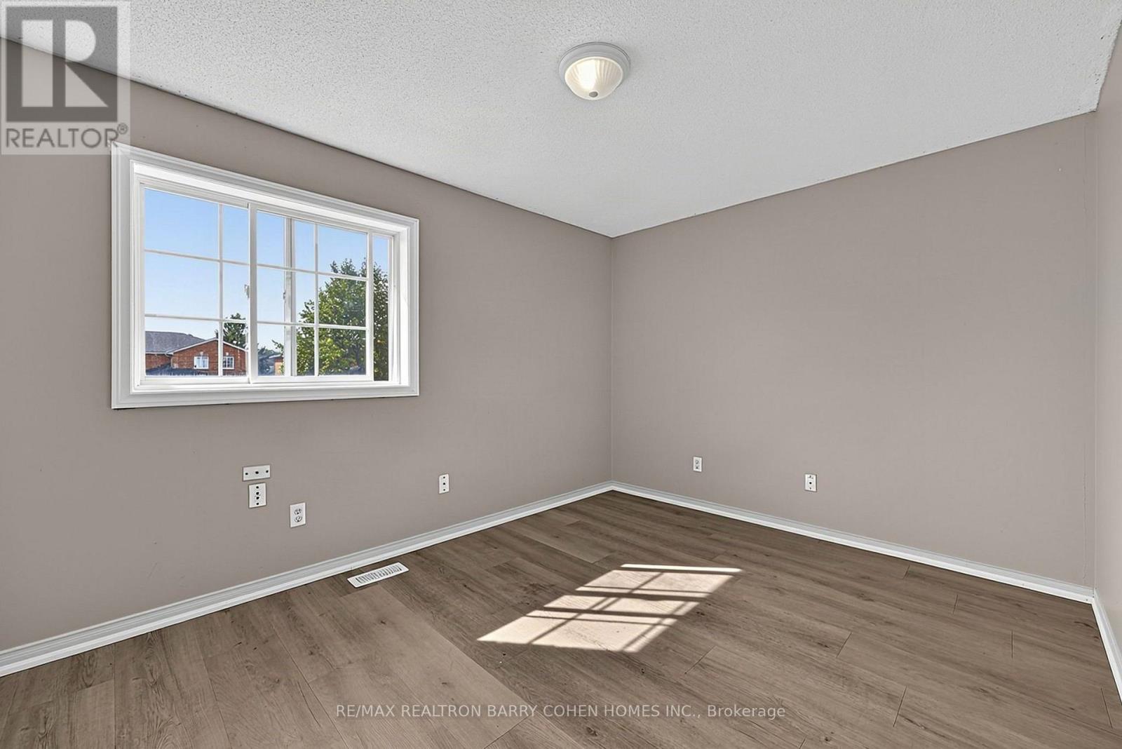 43 BLACK CHERRY CRESCENT, Barrie (Holly) — photo 12