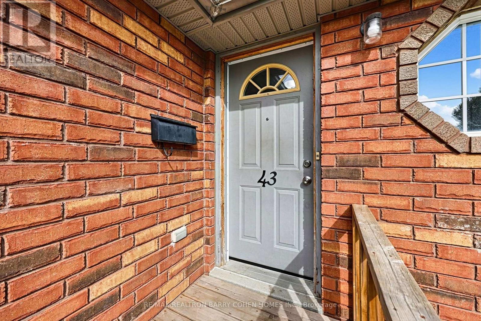 43 BLACK CHERRY CRESCENT, Barrie (Holly) — photo 2