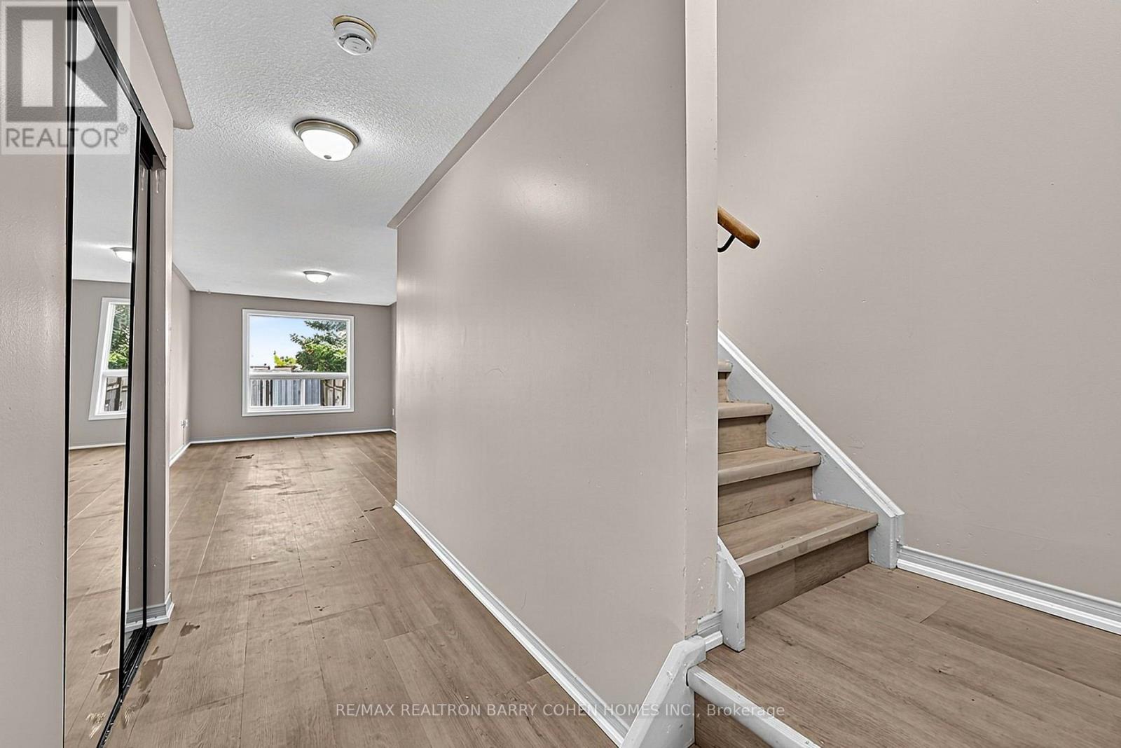 43 BLACK CHERRY CRESCENT, Barrie (Holly) — photo 4