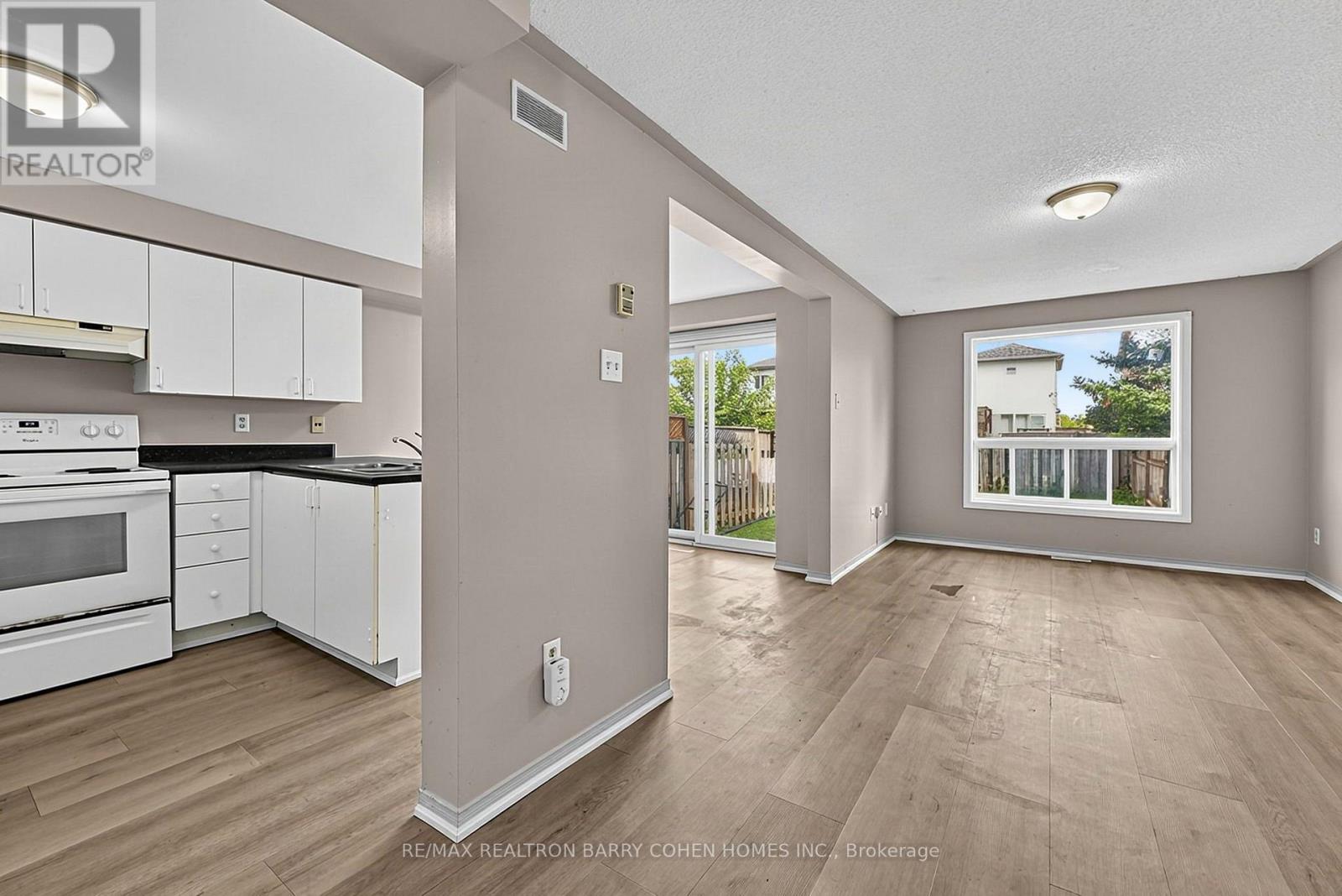 43 BLACK CHERRY CRESCENT, Barrie (Holly) — photo 5