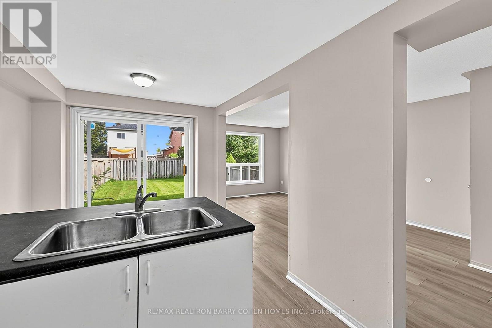 43 BLACK CHERRY CRESCENT, Barrie (Holly) — photo 7