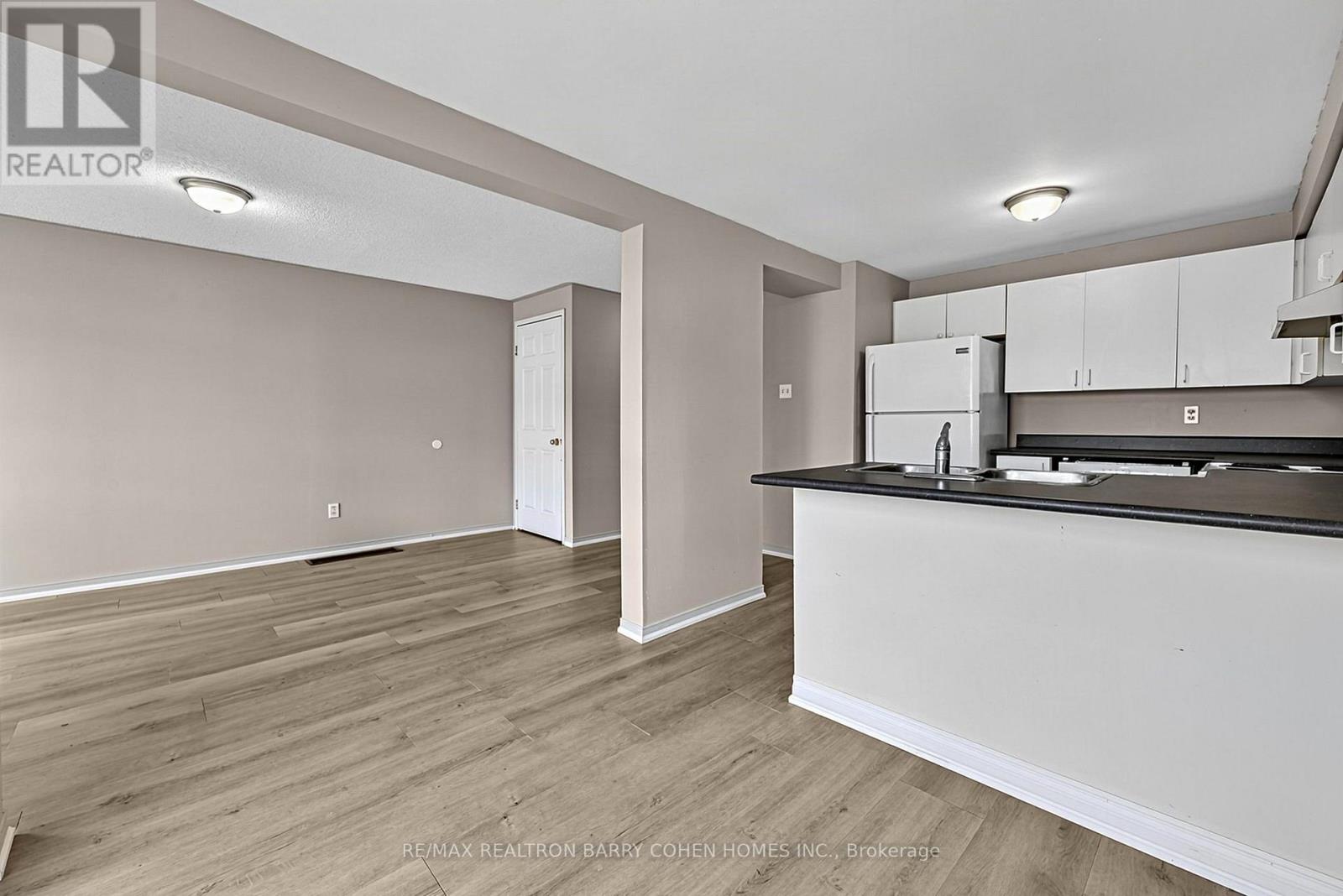 43 BLACK CHERRY CRESCENT, Barrie (Holly) — photo 9