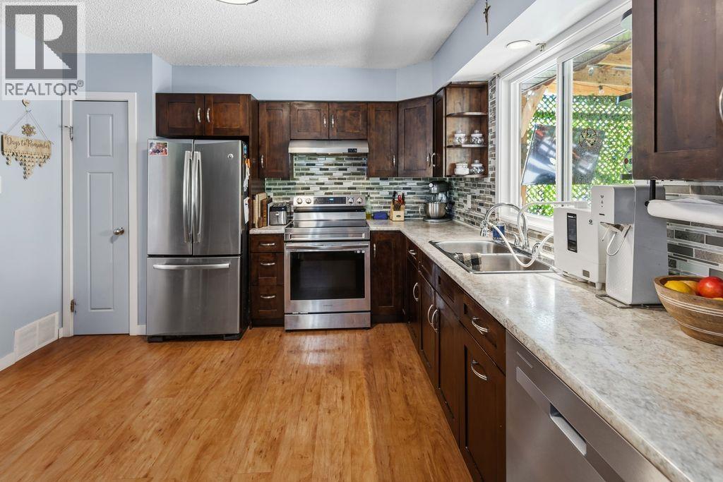 Dining room of 4705 CHIEF LAKE ROAD · Prince George, BC