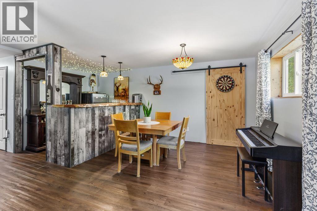 Photo 17 of 31 — 4705 CHIEF LAKE ROAD · Prince George, BC