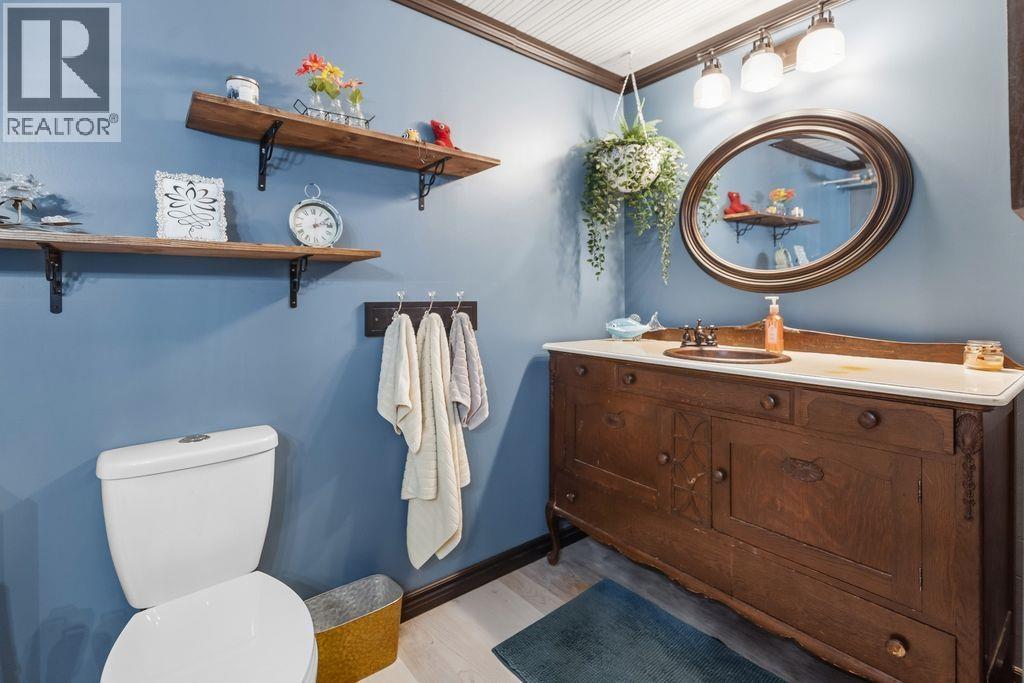 Photo 21 of 31 — 4705 CHIEF LAKE ROAD · Prince George, BC