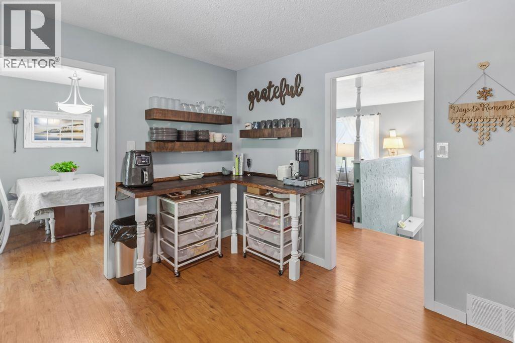 Photo 8 of 31 — 4705 CHIEF LAKE ROAD · Prince George, BC