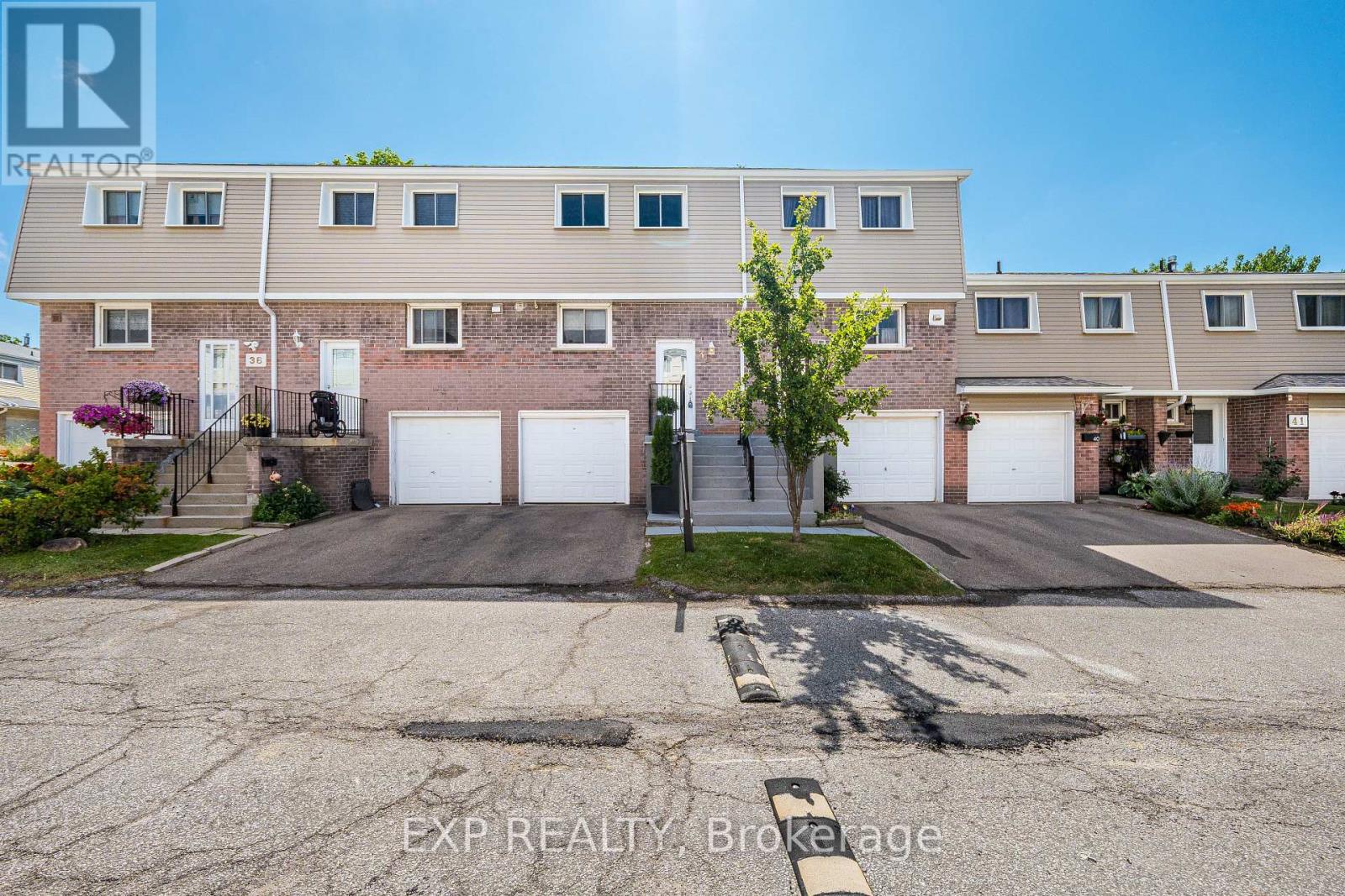 Photo of 400 Mississauga Valley Boulevard