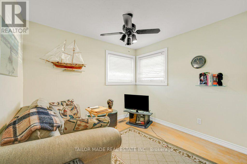 22 GREYSTONE CRESCENT - 17